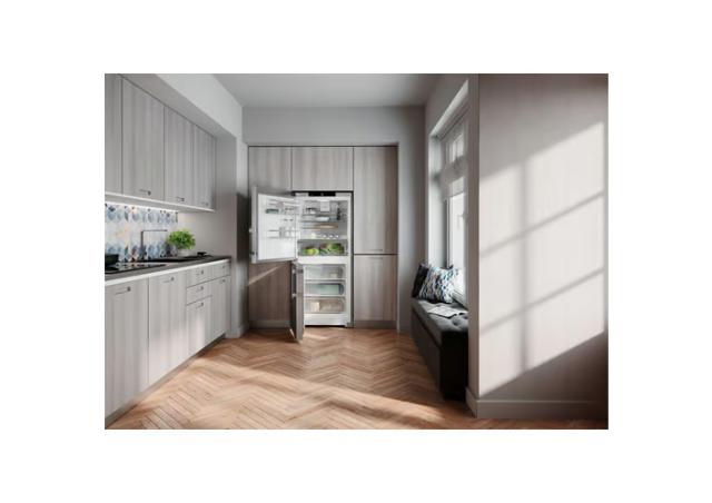 Liebherr 30" Freestanding Refrigerator / Freezer with Ice Maker – Stainless Steel