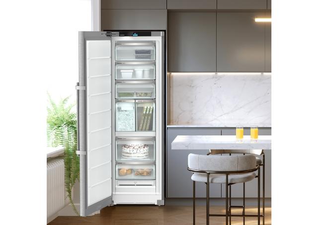 Liebherr 24" Freestanding Freezer Column with IceTower – Stainless Steel