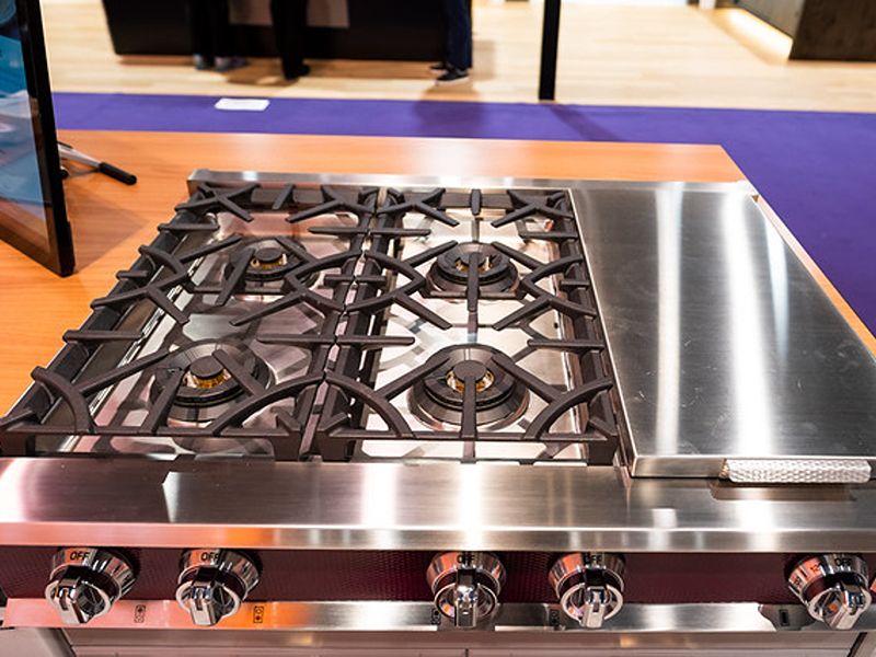Hestan 36" Rangetop 4 Burner with Griddle — All Gas, Stainless Steel & Custom Finishes