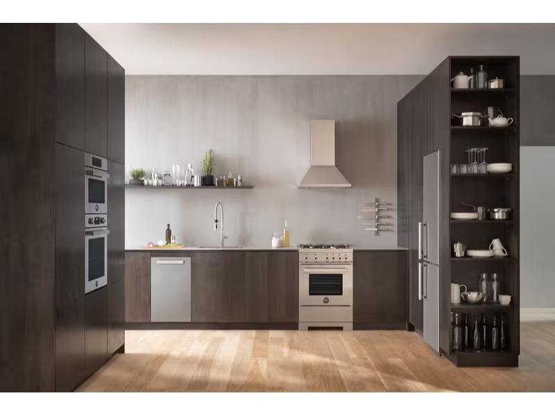 Bertazzoni Professional Series Chimney Hood - 600 CFM - Stanless Steel
