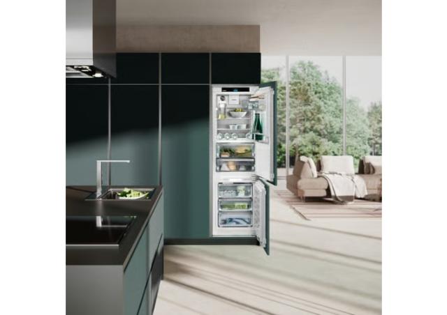 Liebherr 24" Built-In Refrigerator / Freezer with Ice Maker & BioFresh – Panel Ready