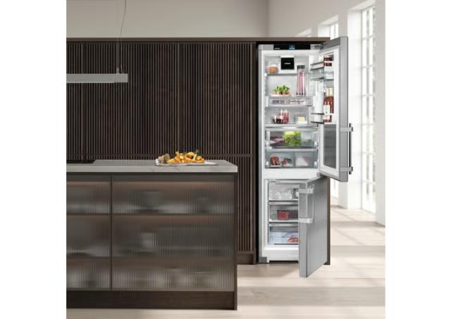 Liebherr 24" Freestanding Refrigerator / Freezer with Ice Maker – Stainless Steel